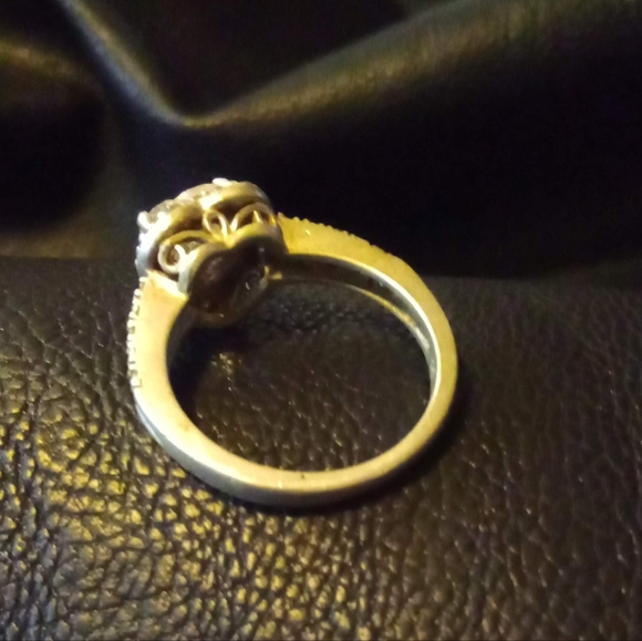 Elegant 925 Silver CZ Heart Ring - Picture 4 of 5